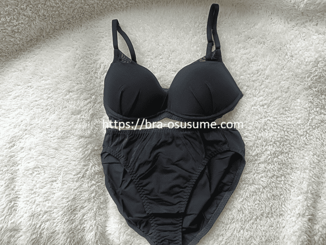 TOLEETYブラとショーツのセット