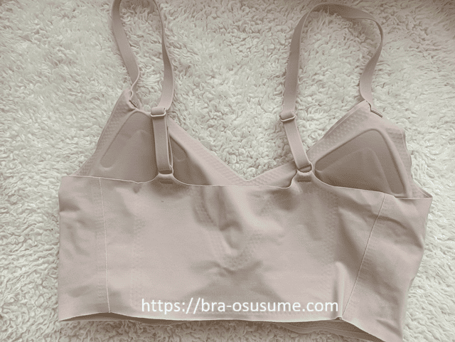 GUエアリーシームレスブラ ブラストラップの特徴